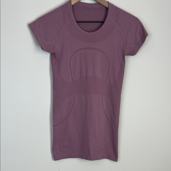 Lululemon Swiftly Short Sleeve Tee Womens 4 Purple Burgundy - Picture 1 of 5